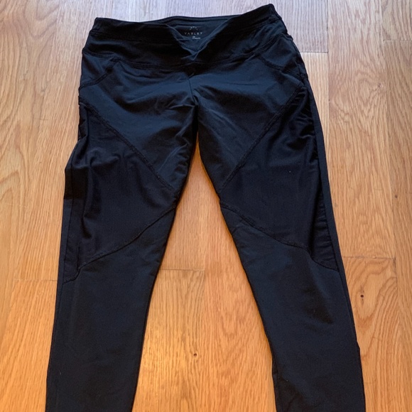 Varley XS Legging with Mesh Cut-outs - Picture 1 of 2